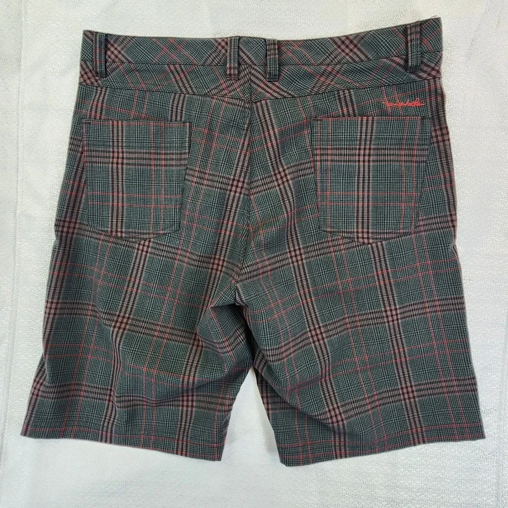 TravisMathew Grey Red Plaid Golf Shorts Men 36 Performance Stretch Preppy Casual